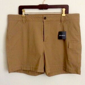 NWT Eddie Bauer Tan Khaki Cargo Shorts Sz 18